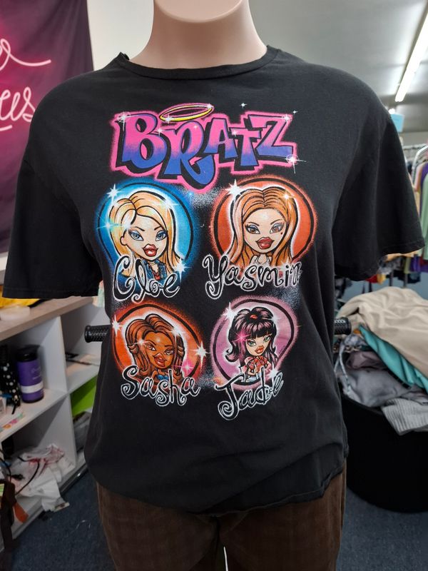 XXL Bratz black graphic tee