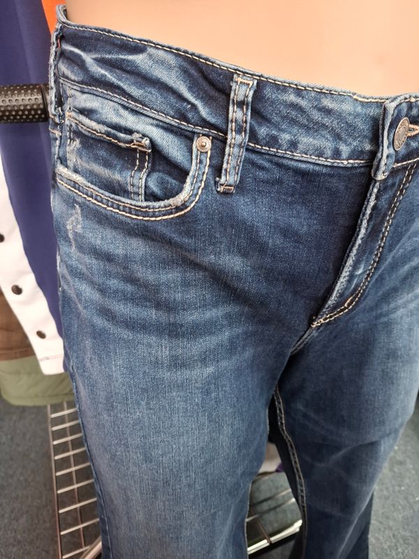 Size 16 Silver Jeans Avery slim boot jeans distressed