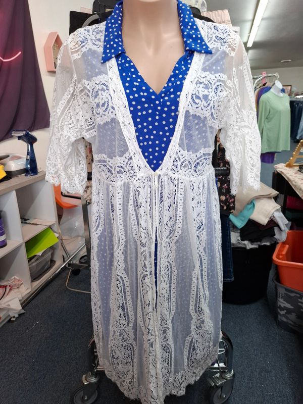 3x 2x Maurices white kimono lace cover up long
