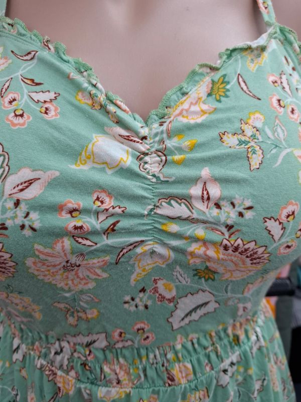 2x Torrid super soft knits floral green tank top