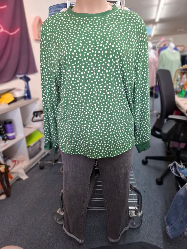 5x Green and white polka dot long sleeve top