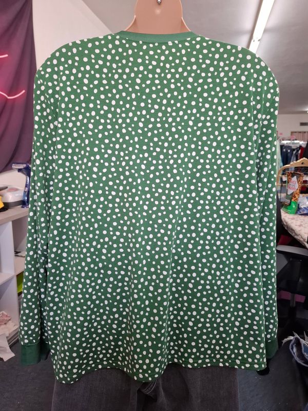 5x Green and white polka dot long sleeve top