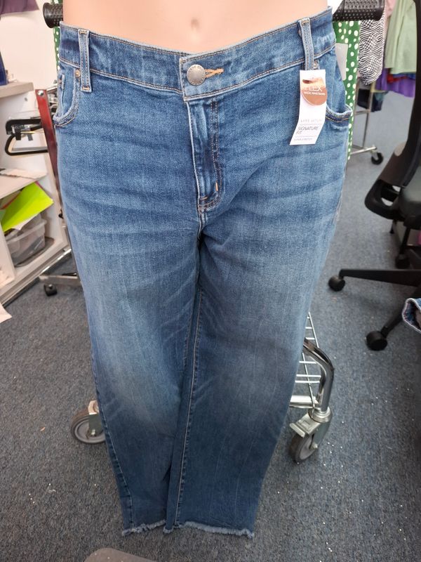 24 Lane Bryant NWT signature straight stretch mid rise jeans