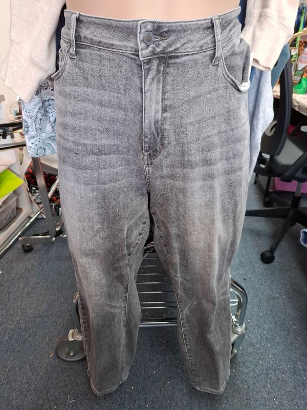 22W Judy Blue gray slim fit denim jeans