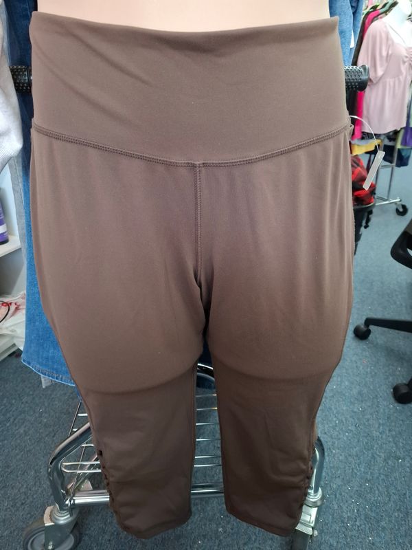2x Livi Active brown soft capri leggings 18/20