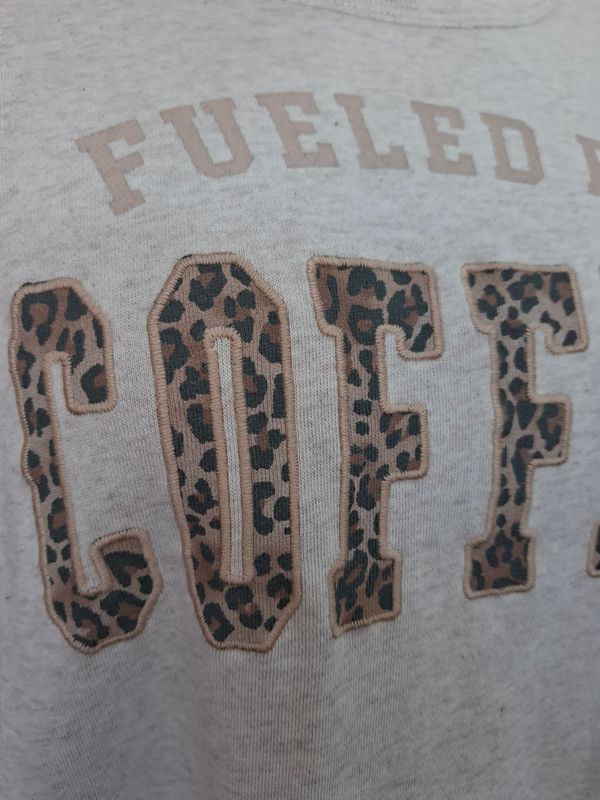 1x Maurices short cream Fueled By Coffee sweatshirt