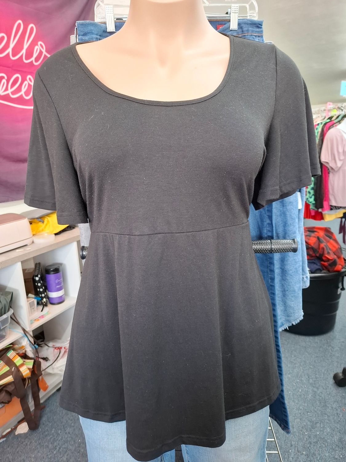 1x Bloomchic black empire waist knit top hi-lo hem