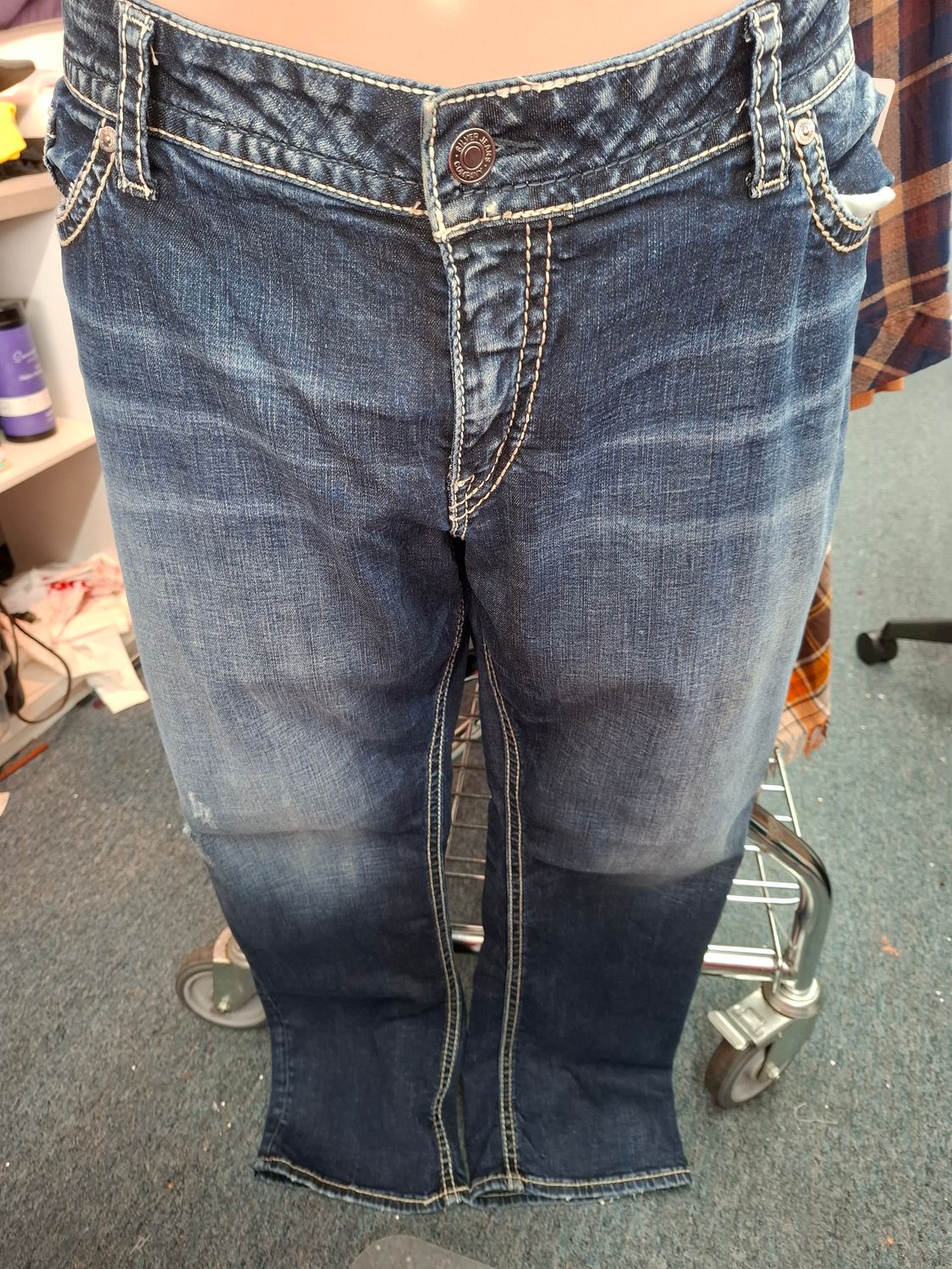 24 Silver Jeans Suki straight leg distressed denim