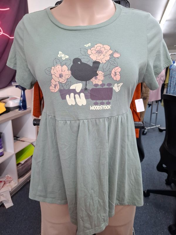 2x Torrid Woodstock concert babydoll t-shirt top floral