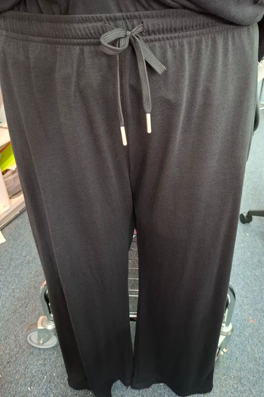 XXL Nike black wide leg athletic sweatpants pockets