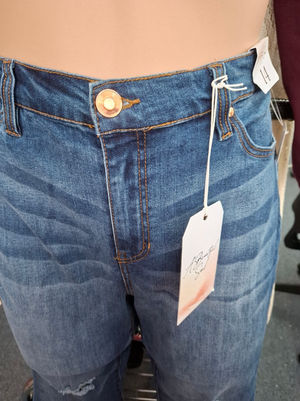 14 A Beautiful Soul NWT distressed wide leg jeans