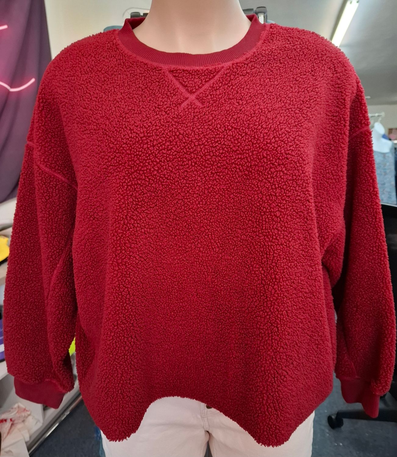 XL American Eagle red sherpa slight crop sweatshirt top