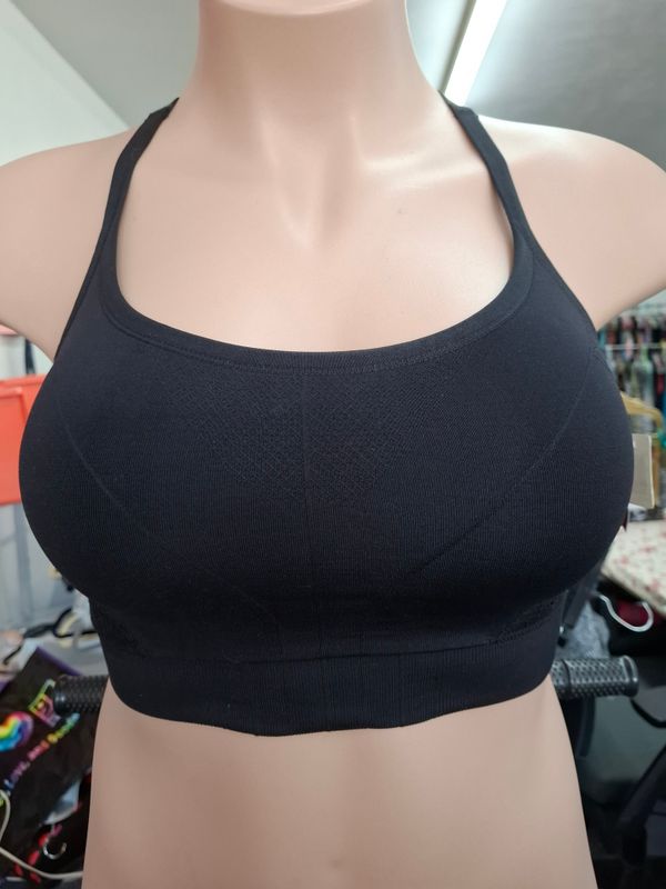 1x Torrid NWT black lace seamless bralette bra