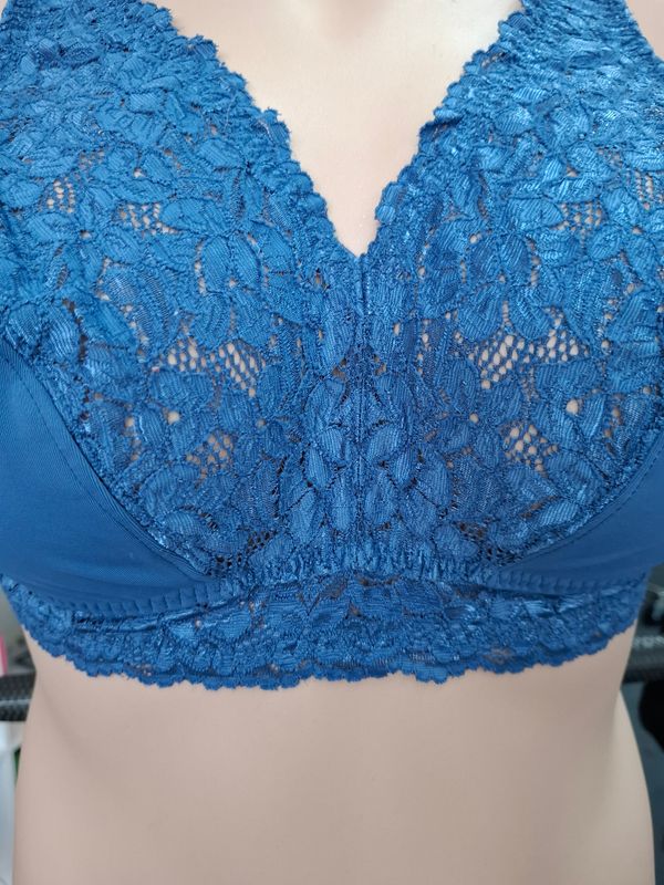 1x Breezies blue wireless lace unlined bra