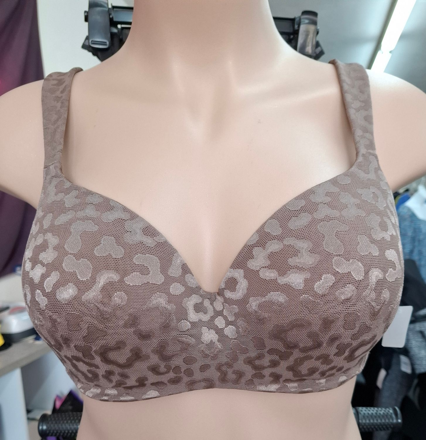 38DD Ambrielle underwire balconette bra animal print lace