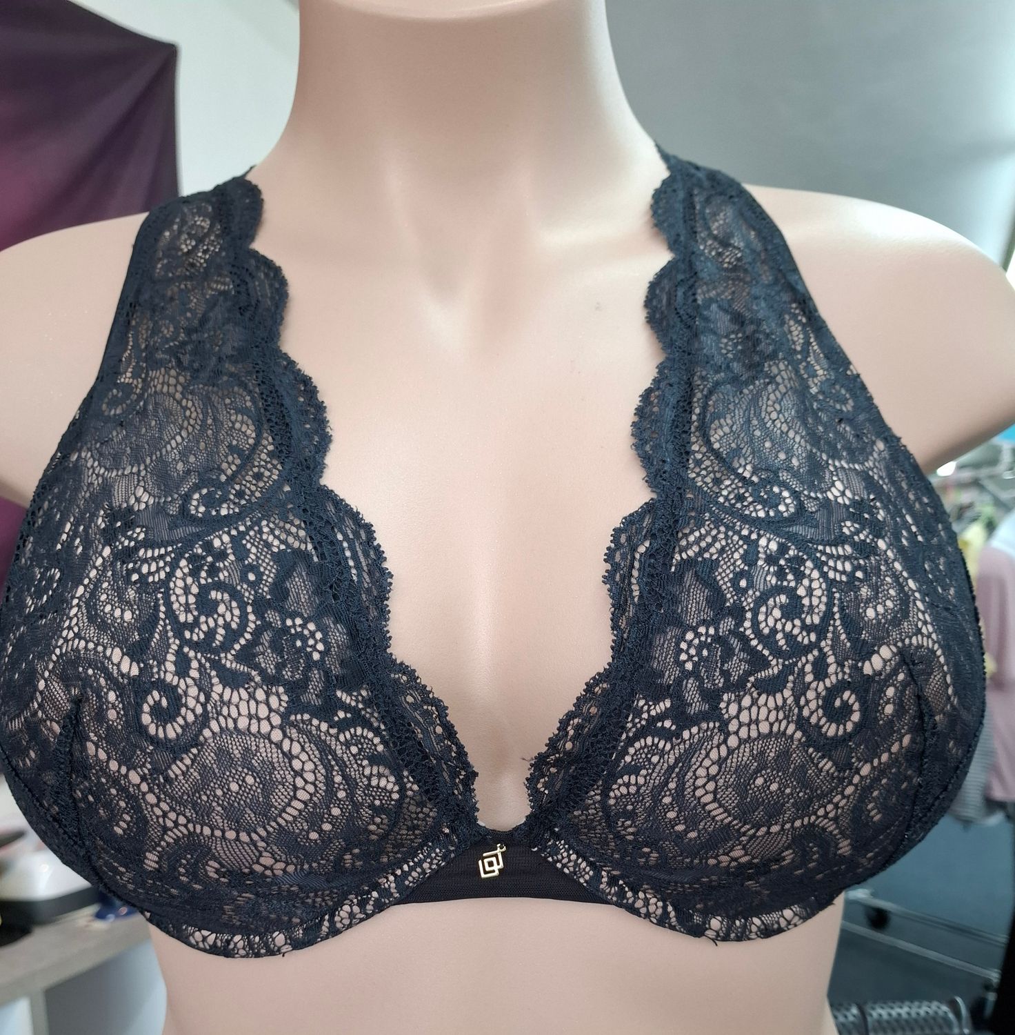 38E 38DDD Third Love black lace plunge bra