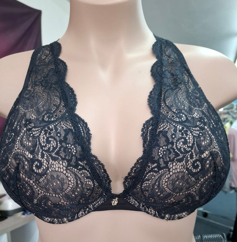 38E 38DDD Third Love black lace plunge bra