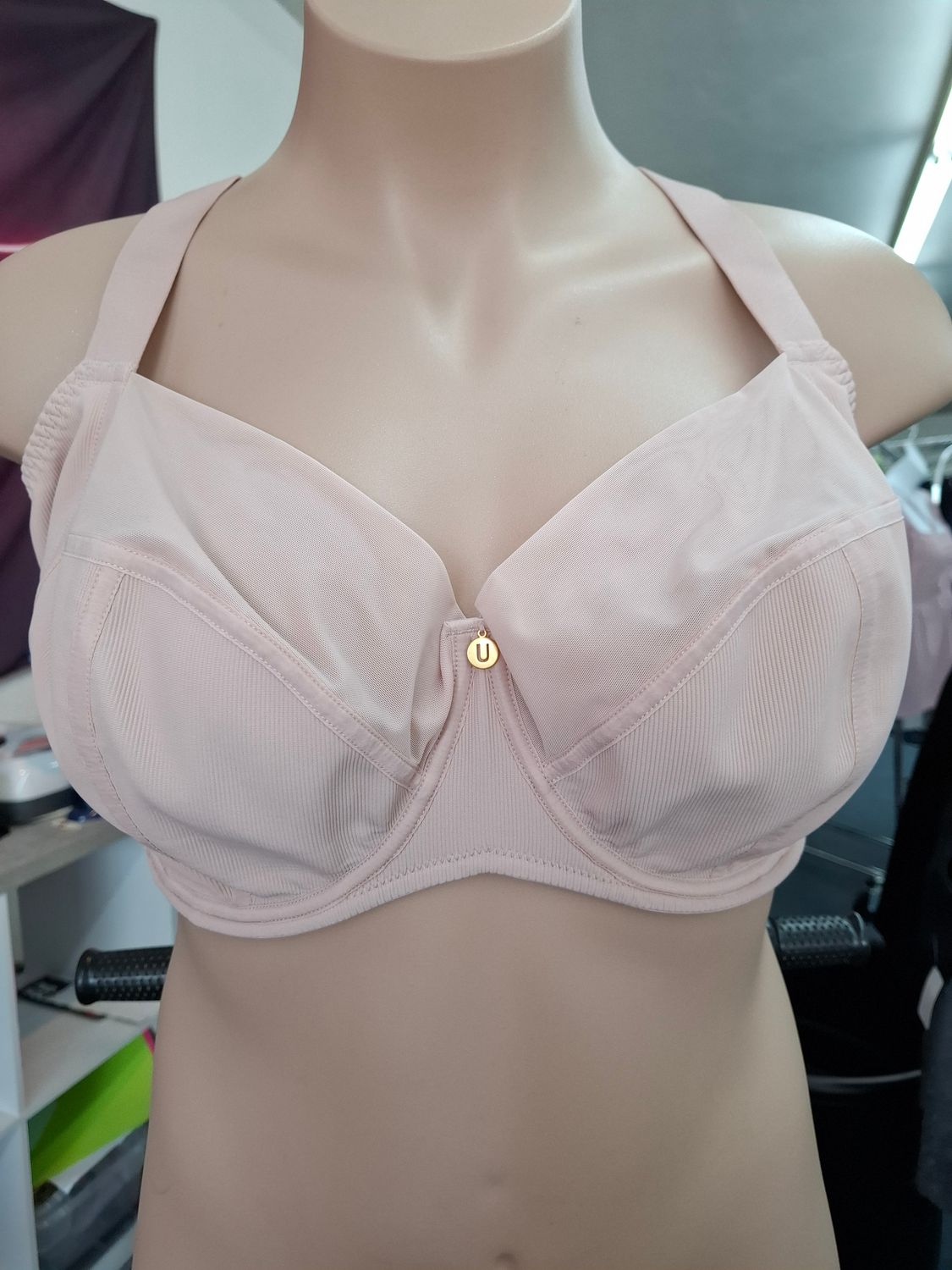 38K Understance pink balconette bra hard to find size