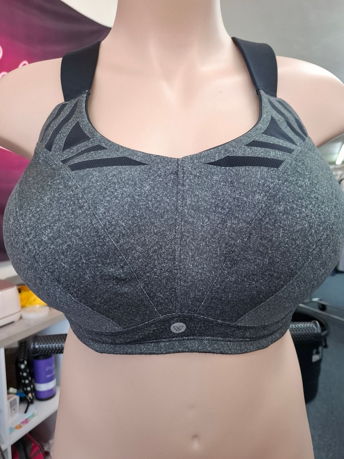 40H Livi Active gray underwire molded sports bra