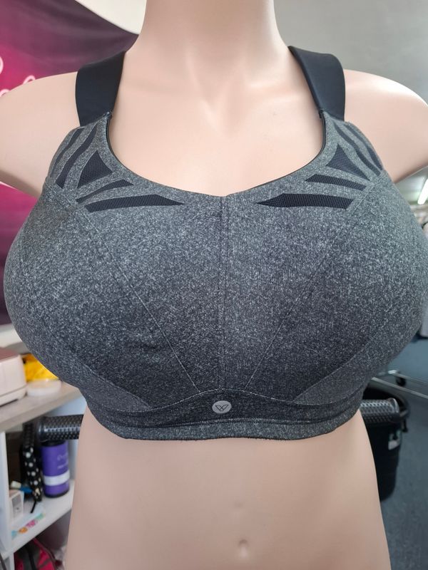 40H Livi Active gray underwire molded sports bra