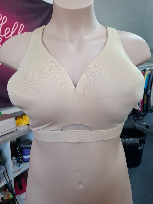 40G Cacique lightly lined no wire nude bra