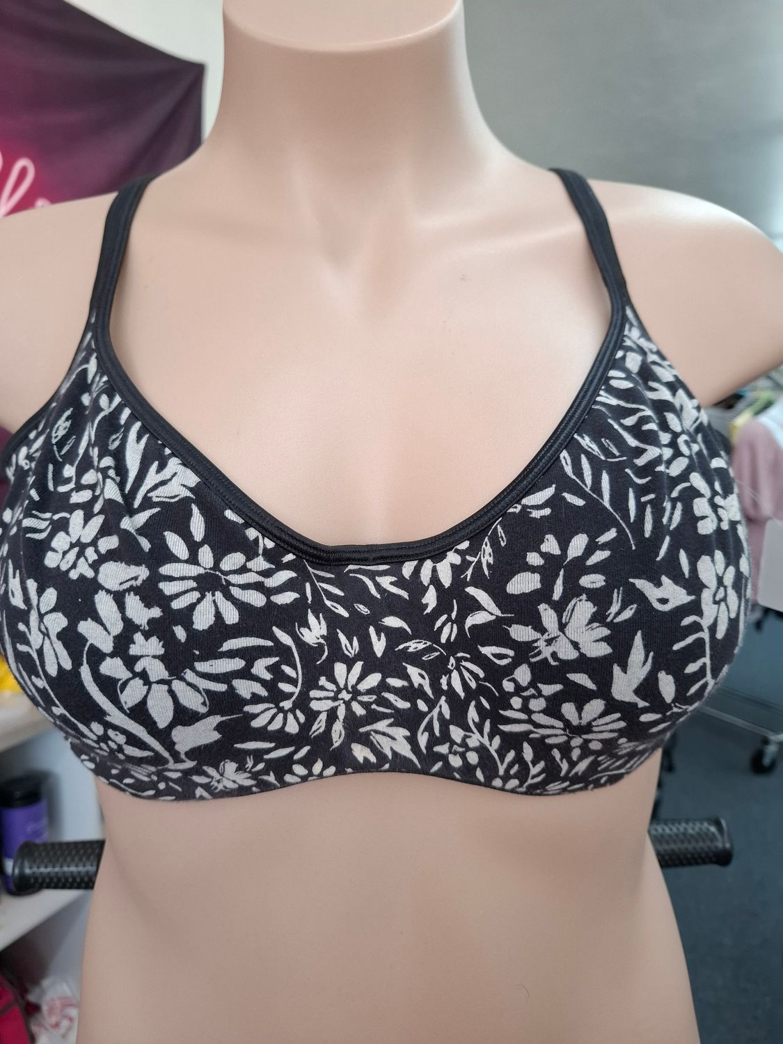 42DD Cacique floral black and white bra