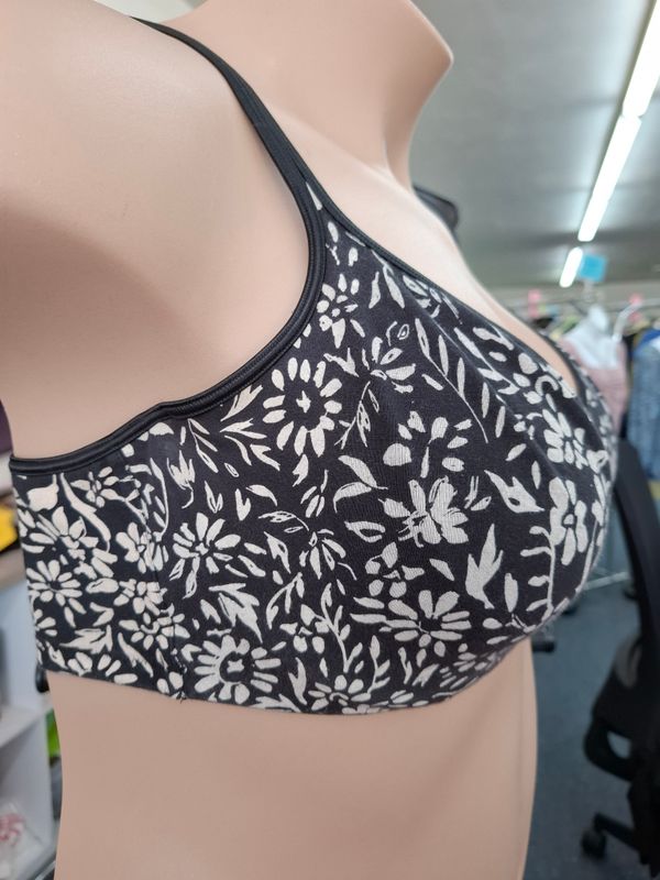 42DD Cacique floral black and white bra