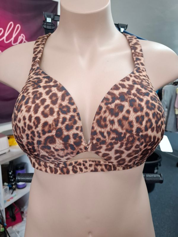 42D Cacique lightly lined plunge leopard print bra