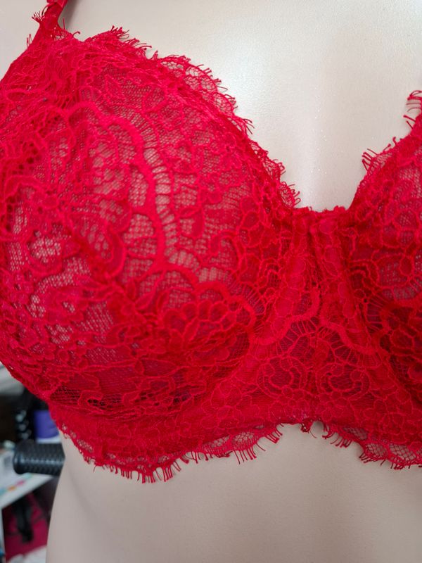 42DD Victoria's Secret Dream Angels push up bra red lace