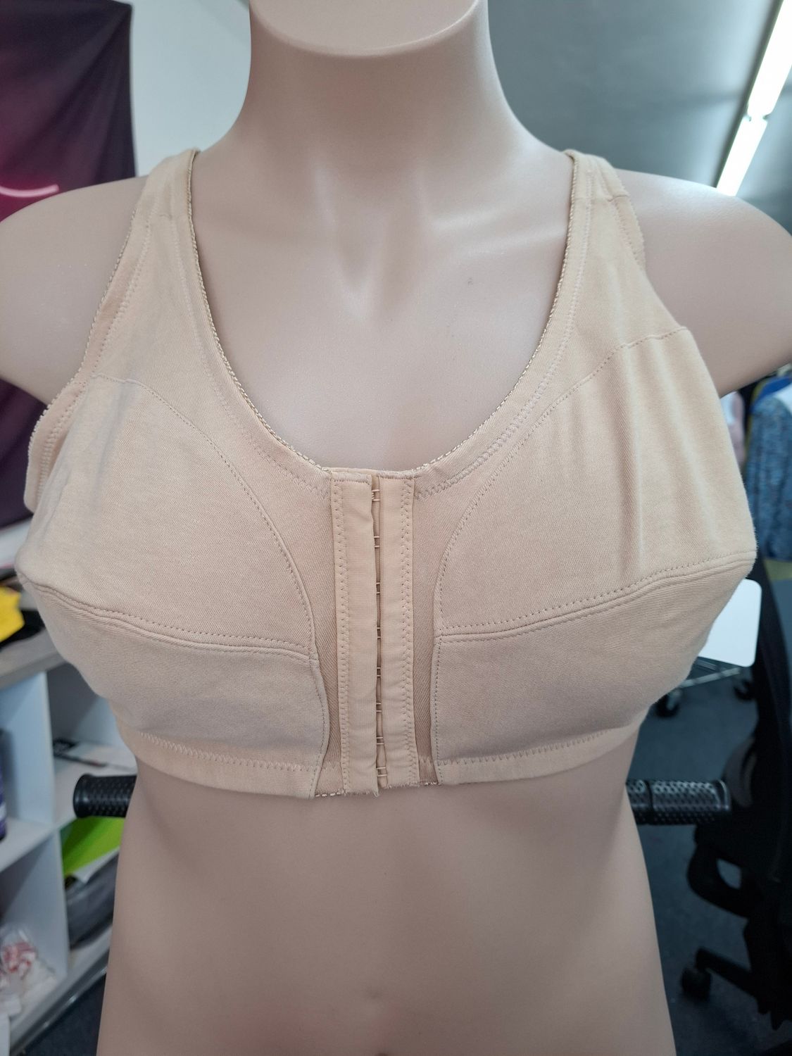 42DD Comfort Choice nude front closure wireless bra