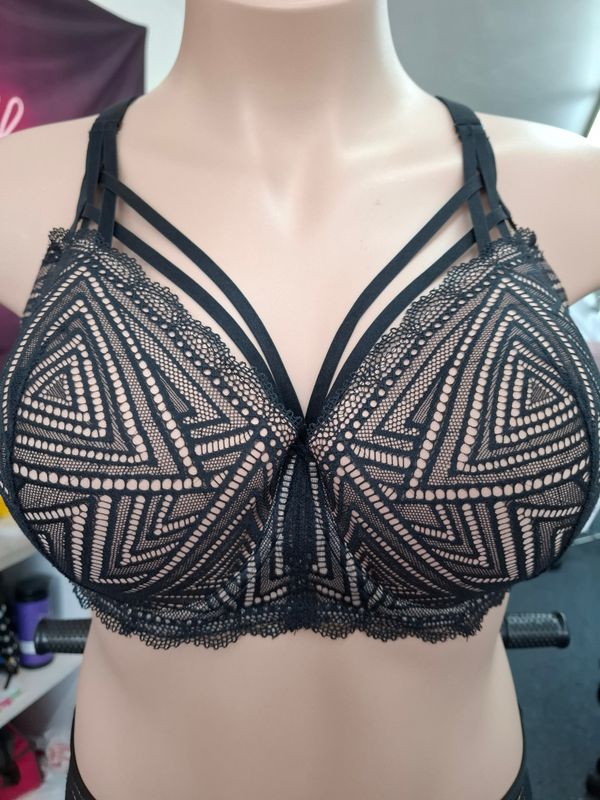 42DD 0x 2 piece set NWT AdoreMe lace bra and panties