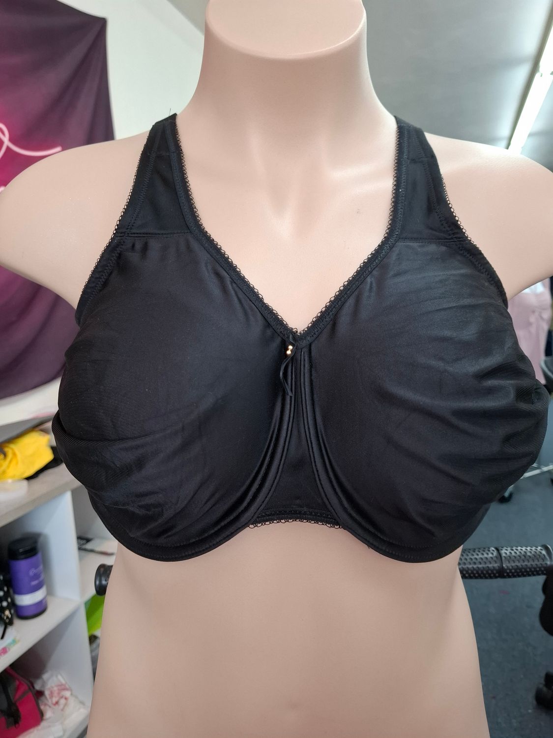 42H Wacoal black underwire balconette bra
