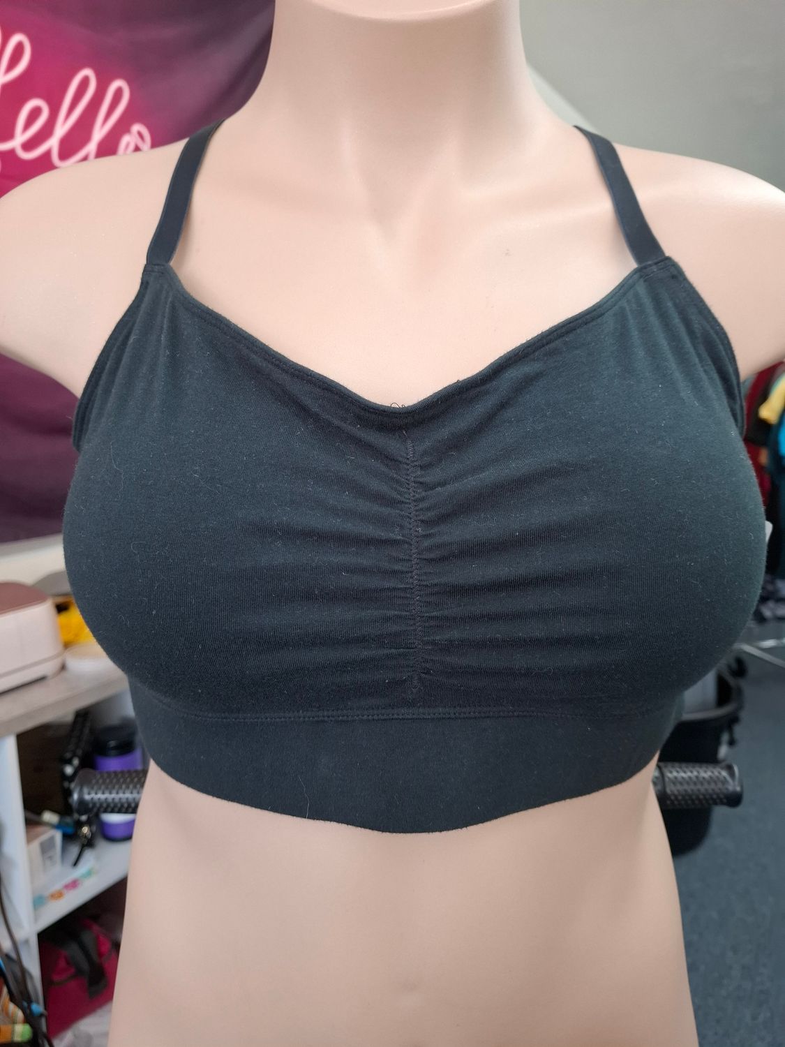 XXL Duluth Trading Co black sports bra
