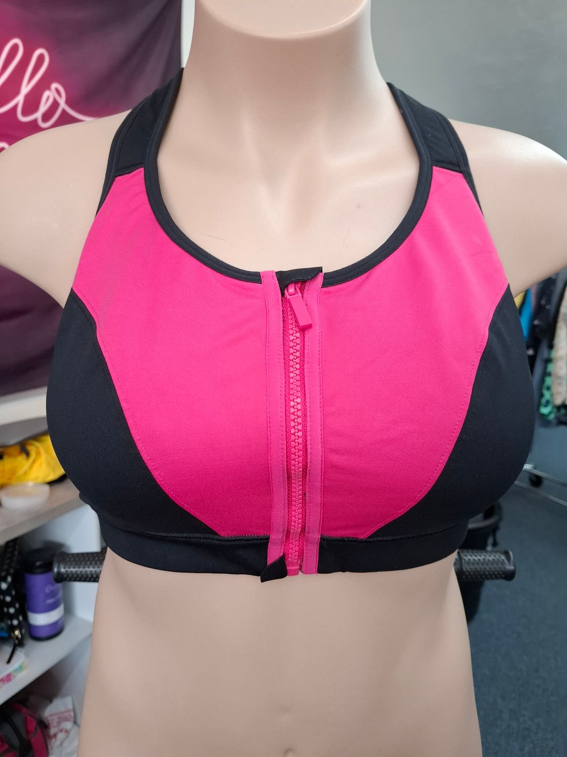 42DD Livi Active front zip sports bra pink black