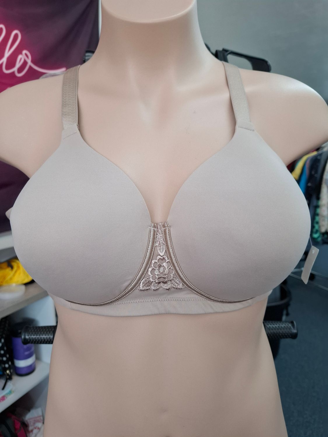 44B Vanity Fair cement lace trim wireless bra
