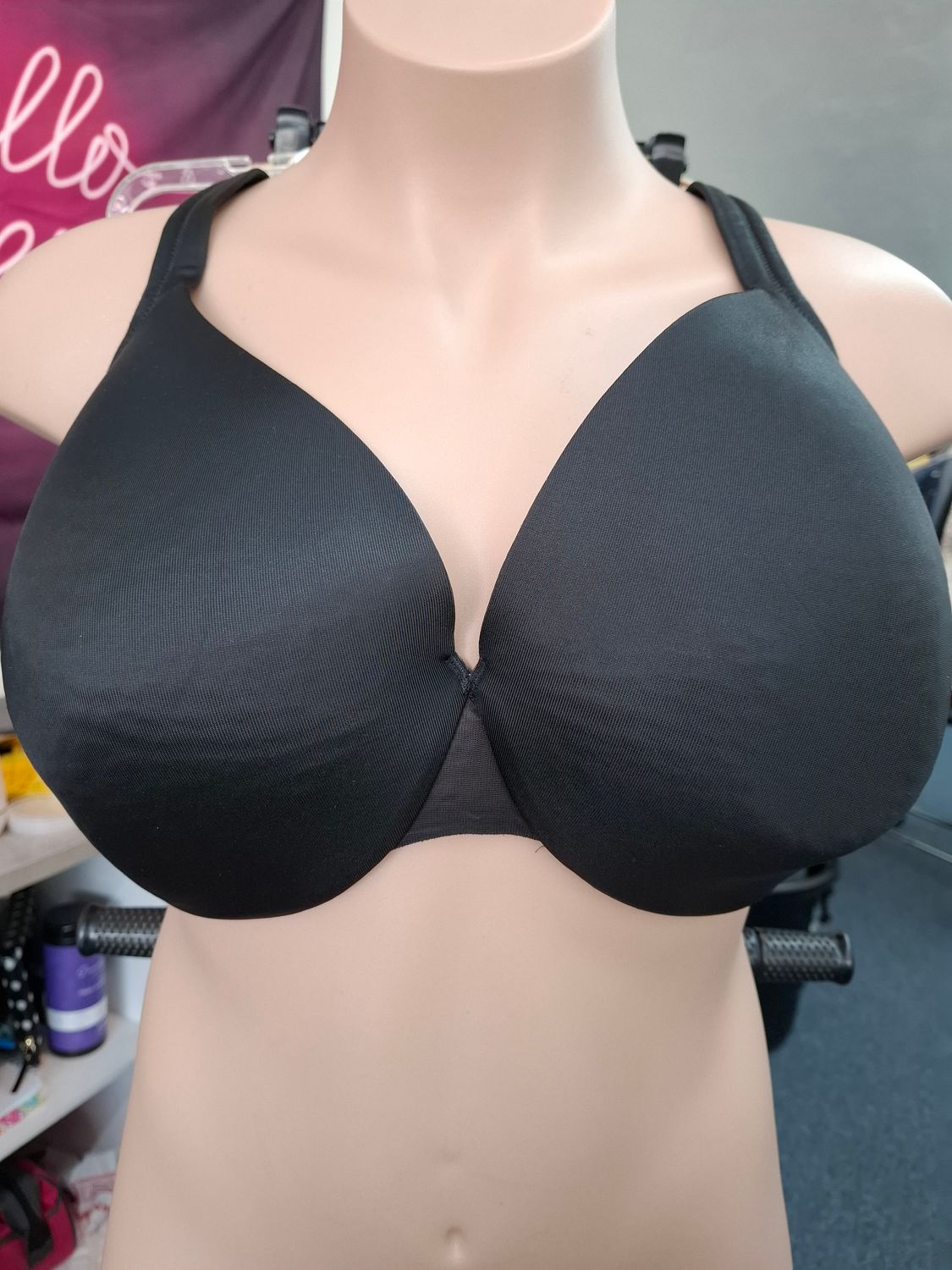 44F Cacique lightly lined full coverage black underwire bra