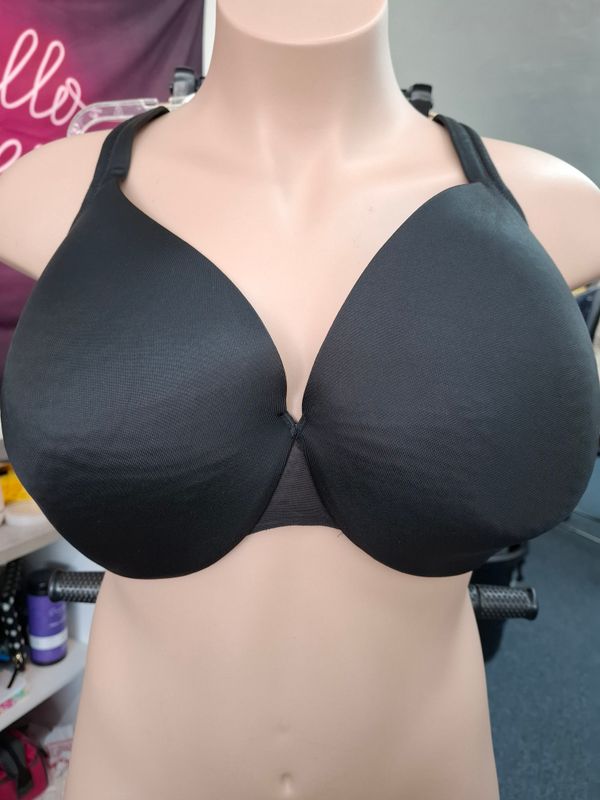 44F Cacique lightly lined full coverage black underwire bra