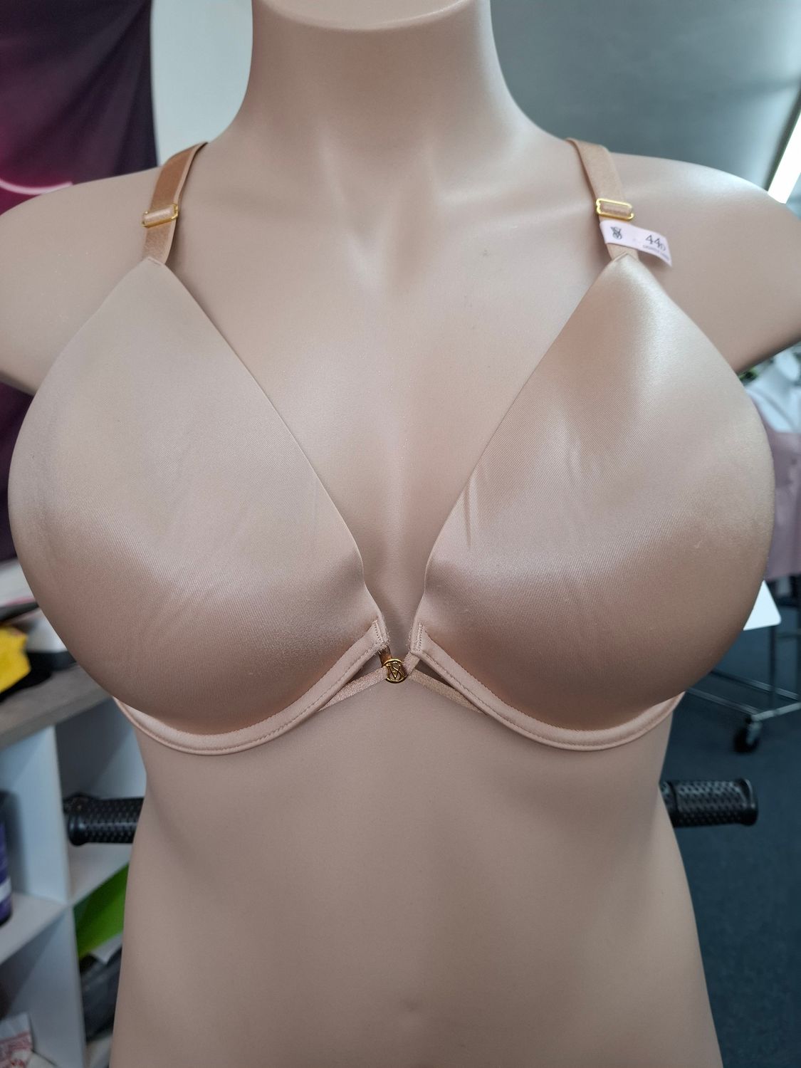 44D Victoria's Secret NWT nude low cut demi bra