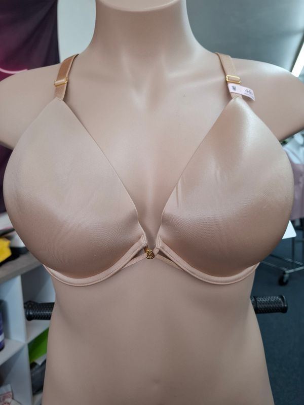 44D Victoria's Secret NWT nude low cut demi bra