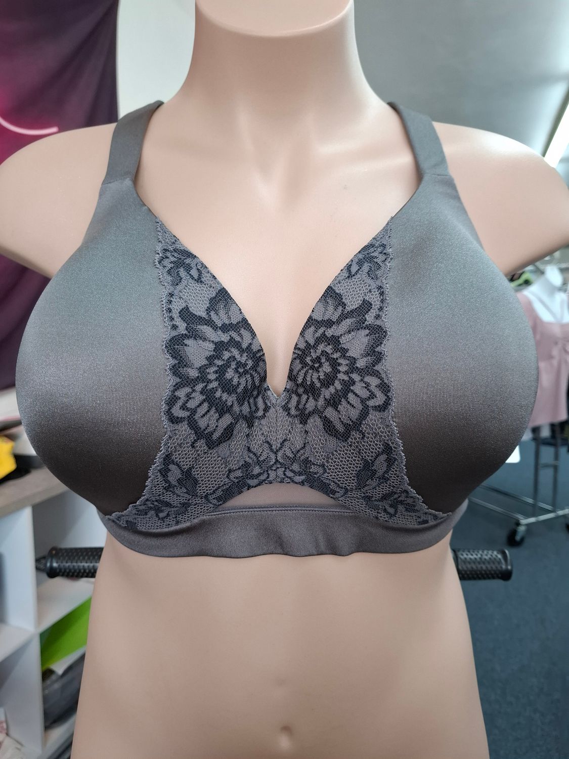 44D Cacique lightly lined full coverage gray lace trim bra