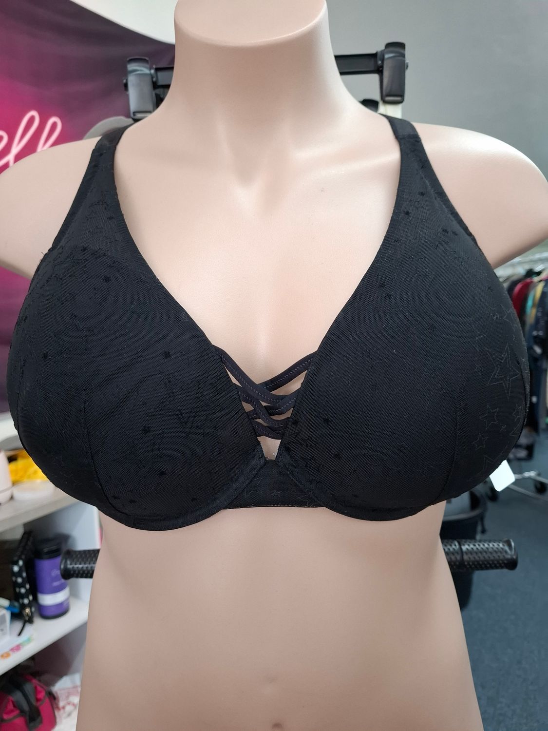46C Torrid Curve black star print push up plunge bra