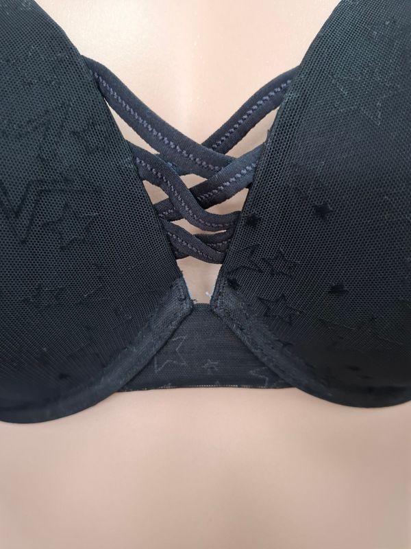 46C Torrid Curve black star print push up plunge bra