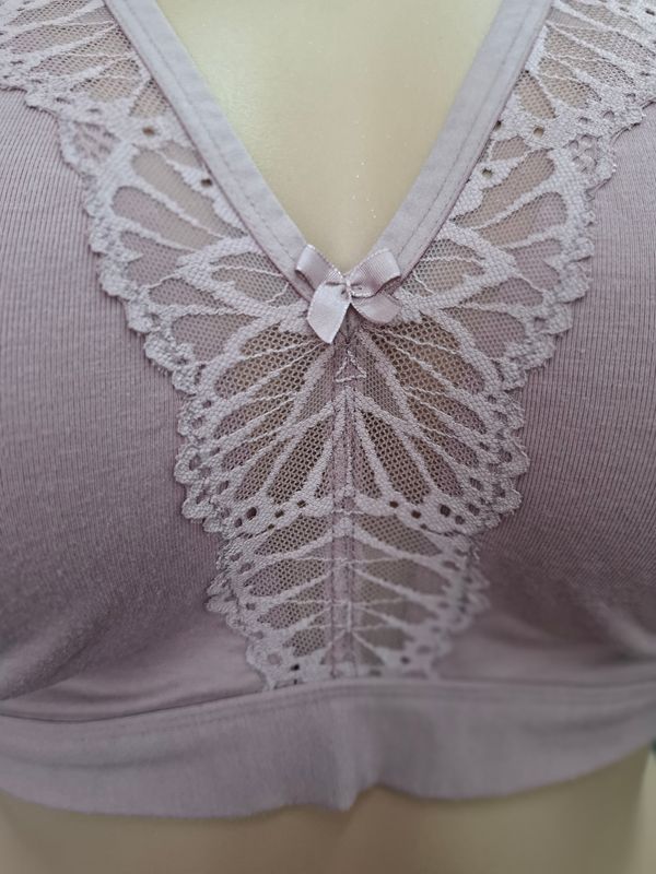 46C Auden unlined wire free purple lace trim bra