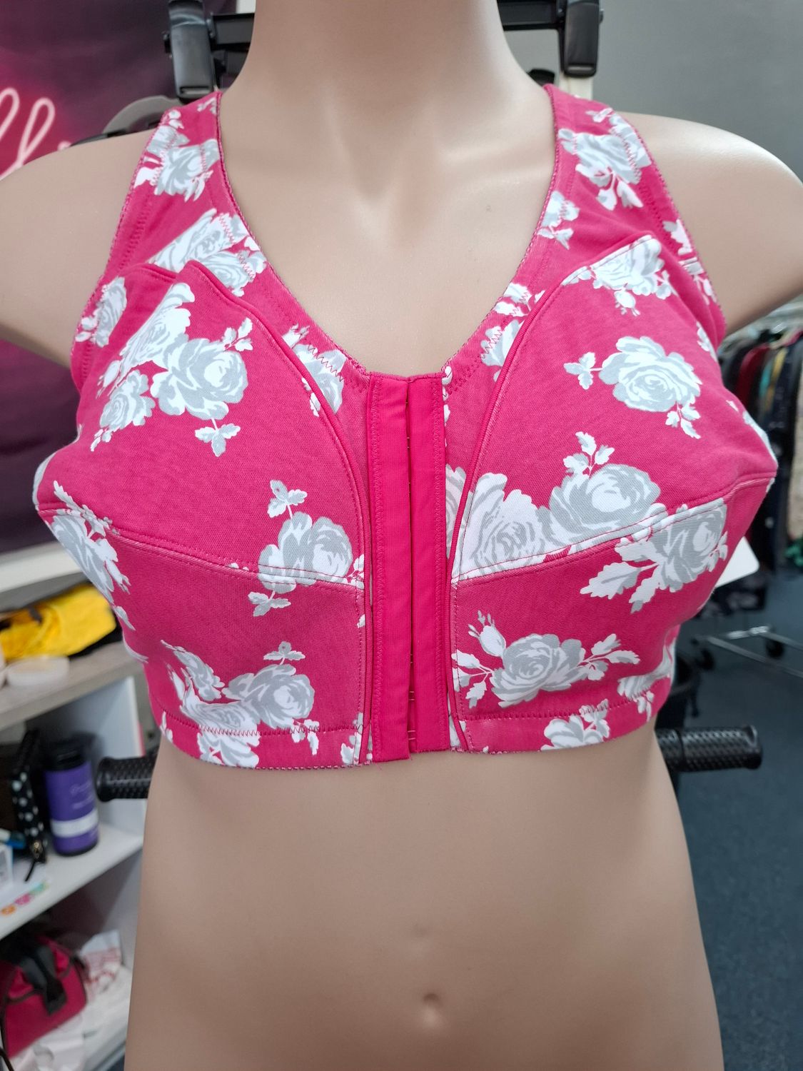 46DD Comfort Choice pink floral wireless bra front close