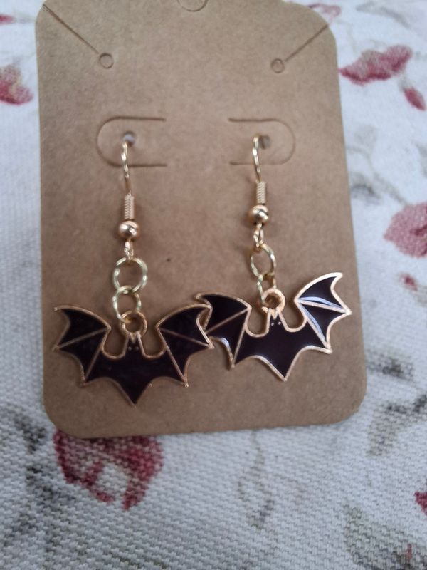 "Goin Batty" Brown and Gold bat Halloween earrings