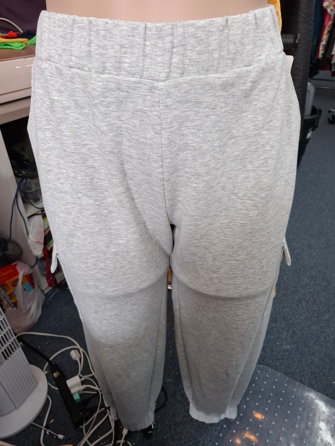 XL Express light gray cargo jogger athletic pants sweatpants