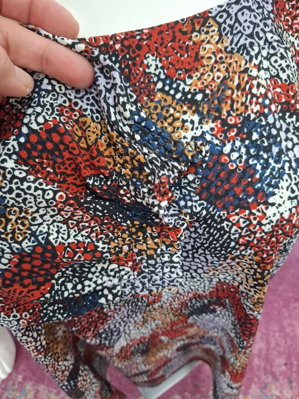 1x CJ Banks patterned dressy fall top