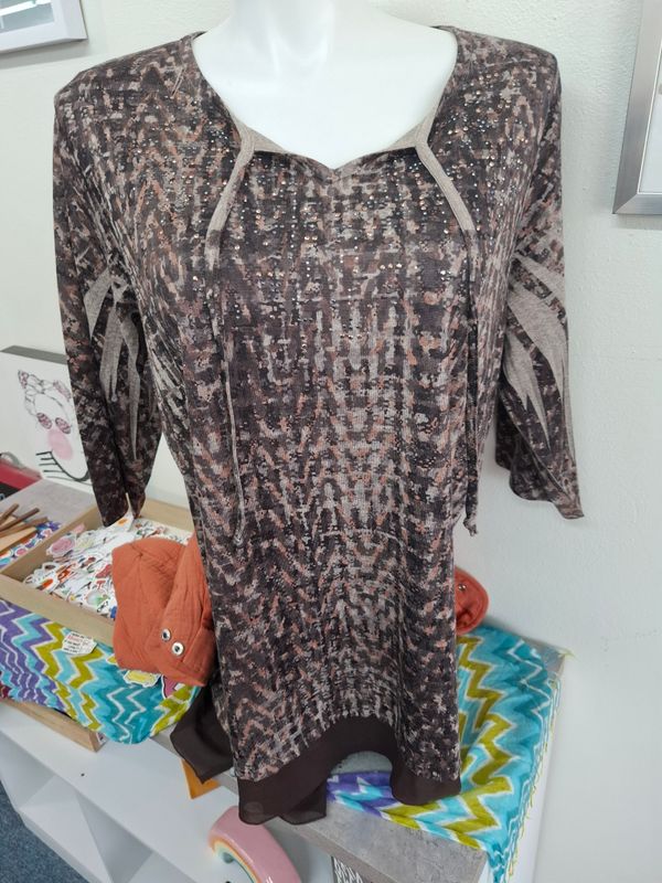 1x Catherines long tunic top with jewels and chiffon