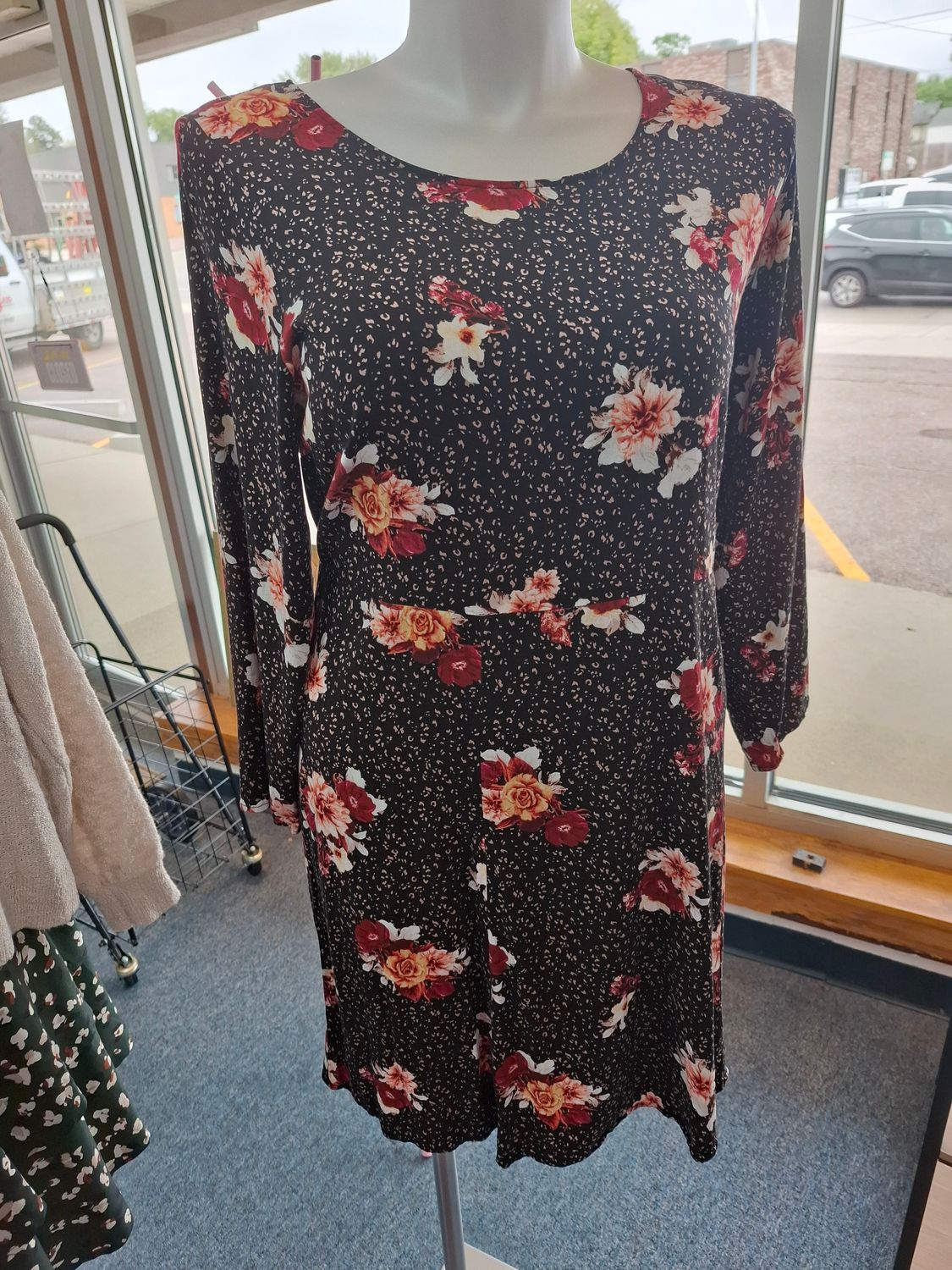 3x 2x Torrid floral lightweight long sleeve fall dress