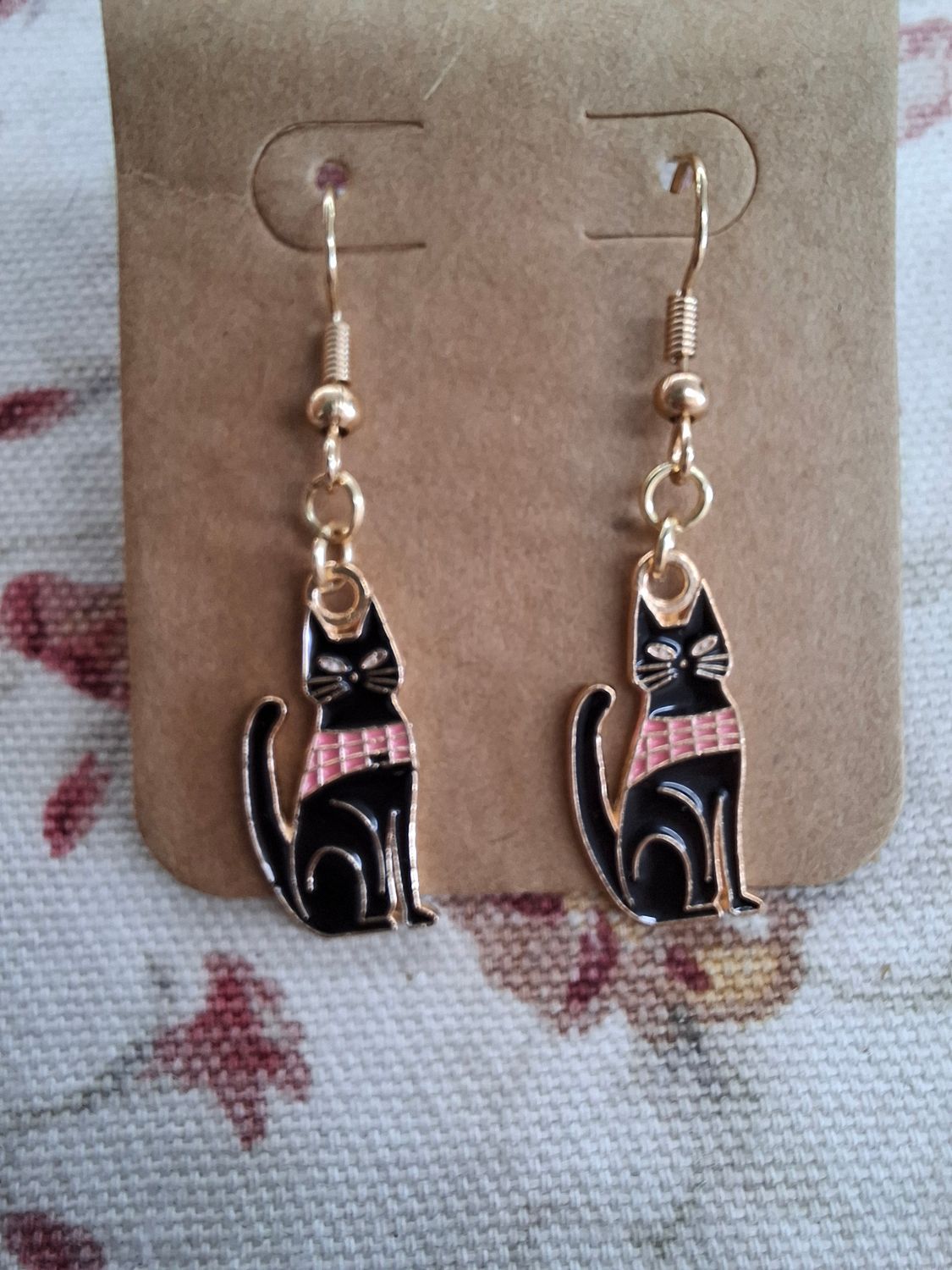 Puurfect Egyptian cat earrings gold black pink